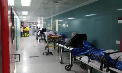 Tenerifėje oficialiai paskelbta „kritinė situacija”. Dėl padažnėjusių COVID-19 ir A gripo atvejų.