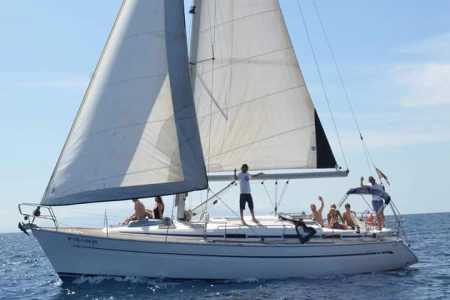 12 vietų jachta Beneteau Oceanis 440