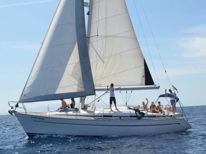 12 vietų jachta Beneteau Oceanis 440