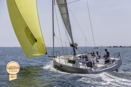 5 vietų sportinė jachta Pogo 36
